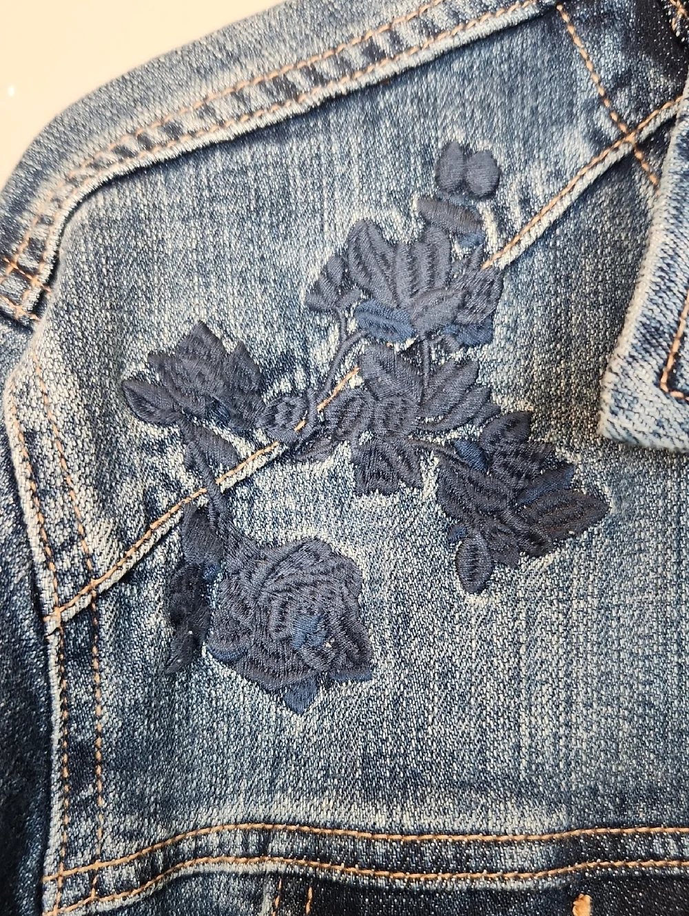 Sundance Floral Embroidered Blue Denim Jacket Size XL
